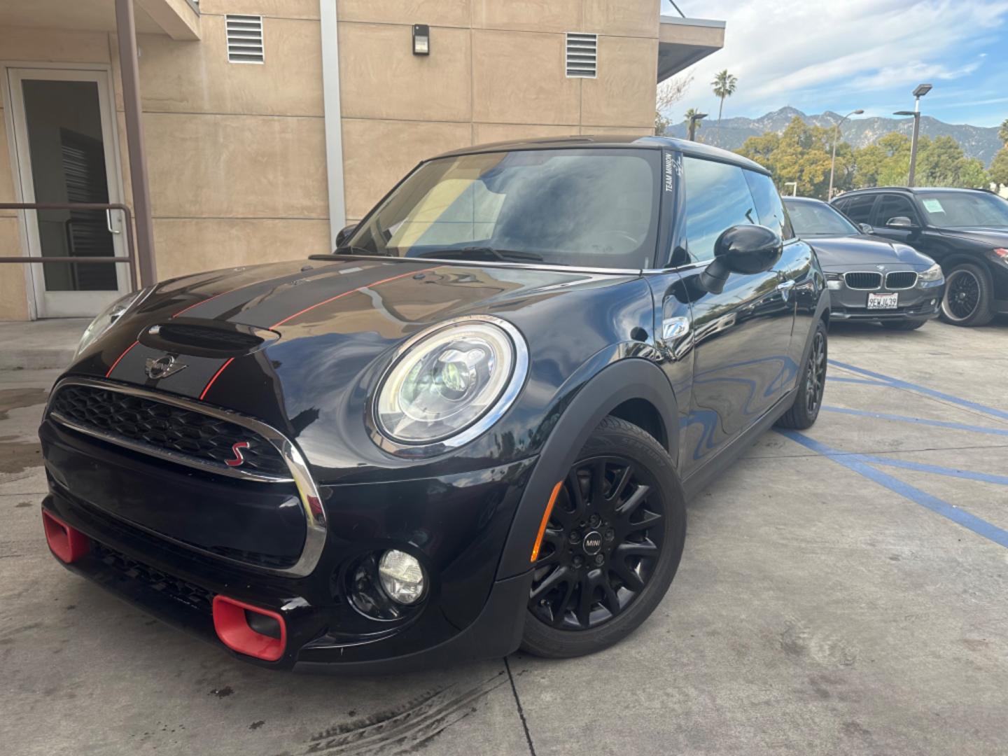 2016 Black /Black Mini Cooper (WMWXP7C56G2) with an 2.0 Turbo engine, Automatic transmission, located at 30 S. Berkeley Avenue, Pasadena, CA, 91107, (626) 248-7567, 34.145447, -118.109398 - Navigation! Moon-roof! Leather! Low Miles! - Photo#1